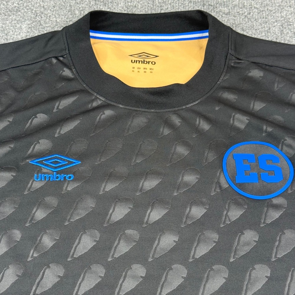 Umbro El Salvador Soccer Jersey Mens XL Black Blue 2025 Graphic Short Sleeve